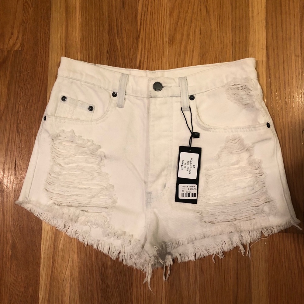 NWT LF carmar denim Titania high rise white shorts